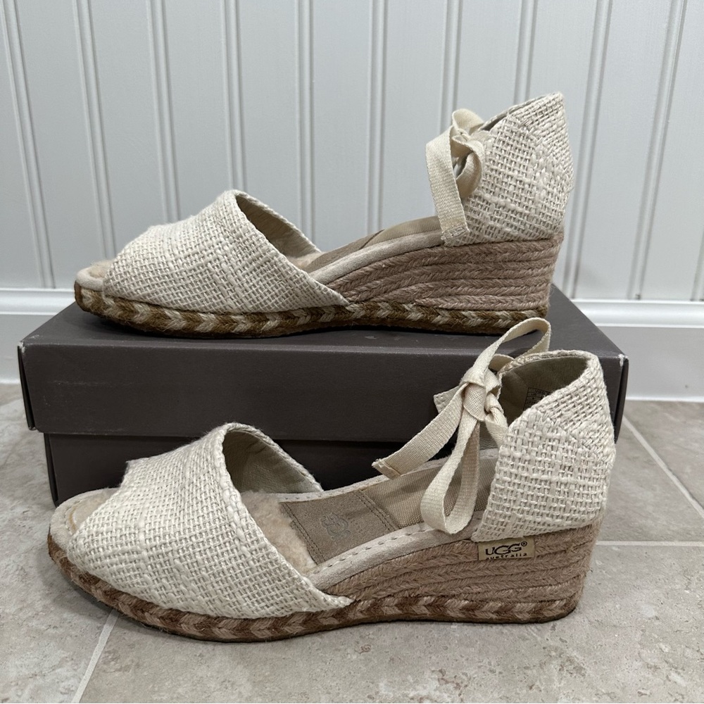 Ugg Womens Espadrille wedge sandal, size 9 - Picture 7 of 10
